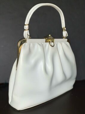 v i n t a g e :: Elegant Large 60s Kelly Purse Top Handle Daytime Purse